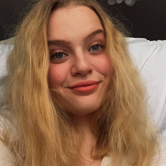 Meet your Posher, Zoe - Picture 1 of 1